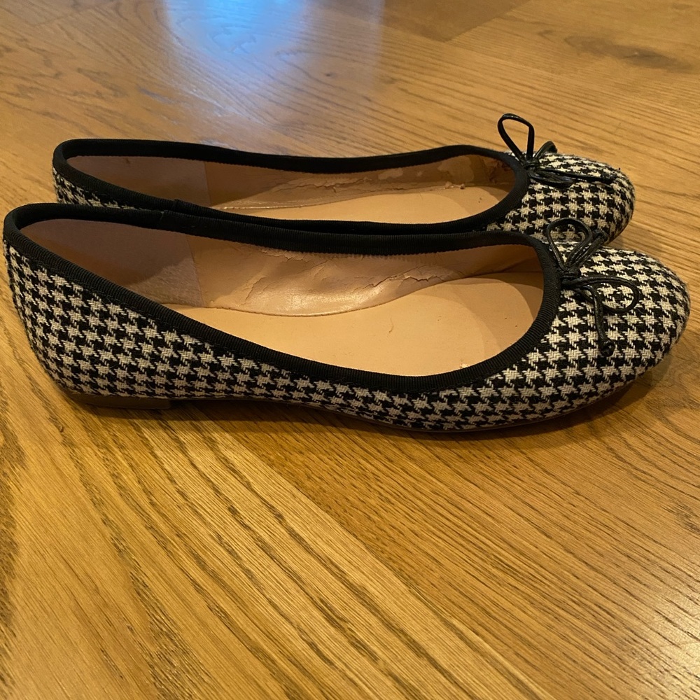 Banana Republic size 8 houndstooth ballet flats